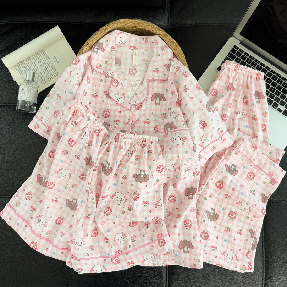 Nube transfronteriza algodón de tres piezas amarillo magui pijamas de mujer adorable con solapa pantalones de mangas cortas set de ropa para el hogar
