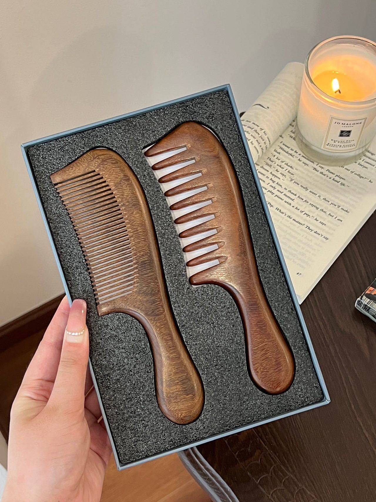 Set de regalo de madera Imylan Rhythm Double Flower con peine de dientes finos para masaje y desbloqueo de meridianos._voghion.com