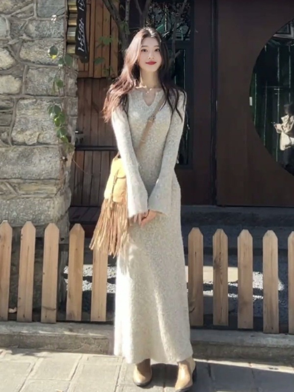 【现货】早秋高级感法式针织毛衣连衣裙2025早秋新款女装气质长裙|undefined