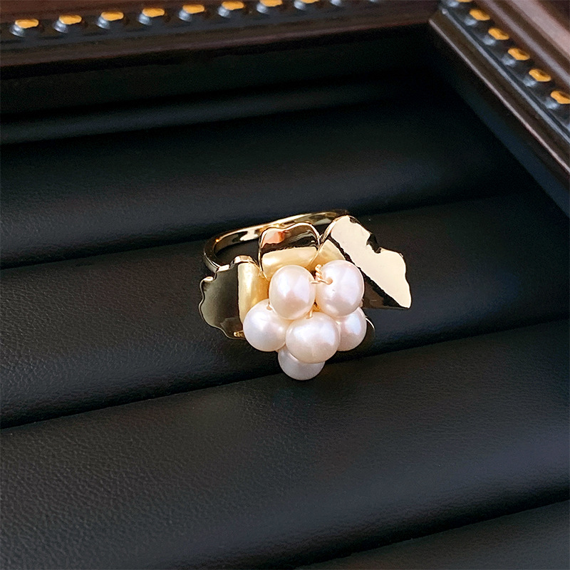 Japanese Style Flower Copper Plating Inlay Artificial Crystal Freshwater Pearl Open Ring display picture 3
