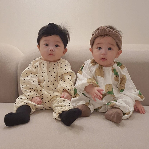 Infants and young children spring and autumn long-sleeved cute jumpsuits for men and women, loose and casual Korean-style rompers and stylish harem suits