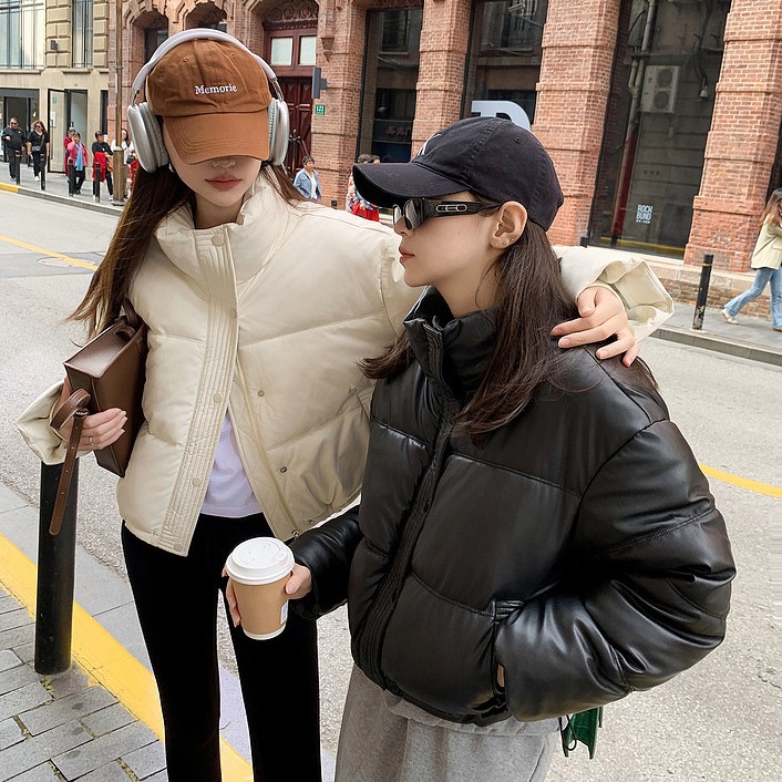 Ropa de algodón corta para mujeres 2024 invierno nuevo hombre pequeño europeo y americano cuello de pluma chaqueta de algodón mujer PU grueso chaqueta de algodón chaqueta de moda image 5