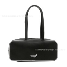 ���䳱���r�аٴ��һ��Ůʿ�μ���������ճ�ͨ�ڕr���¿����