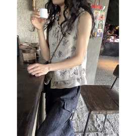 野梨树下 雨露麻艺术感植物印花瓣领无袖系带小衫