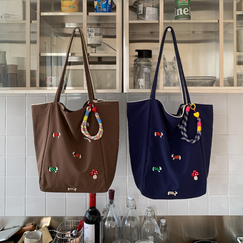 New Japanese-Style Mushroom Embroidered Canvas Bag Large Capacity Artistic Simple Tote Fashion Shoulder Bag