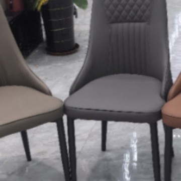 silla de comedor doméstica silla de lujo ligera silla de respaldo taburetes balcón sala de estar silla de comedor de cuero silla de comedor de metal silla de comedor