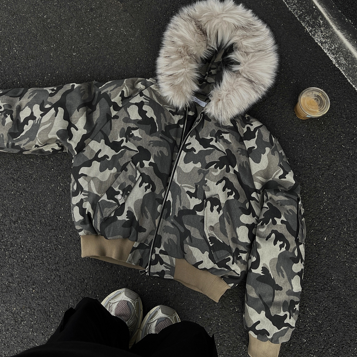 Men's Winter Thickened High Street Bomber American Style Trendy Short Cotton Jacket with Large Fur Collar Camouflage Design