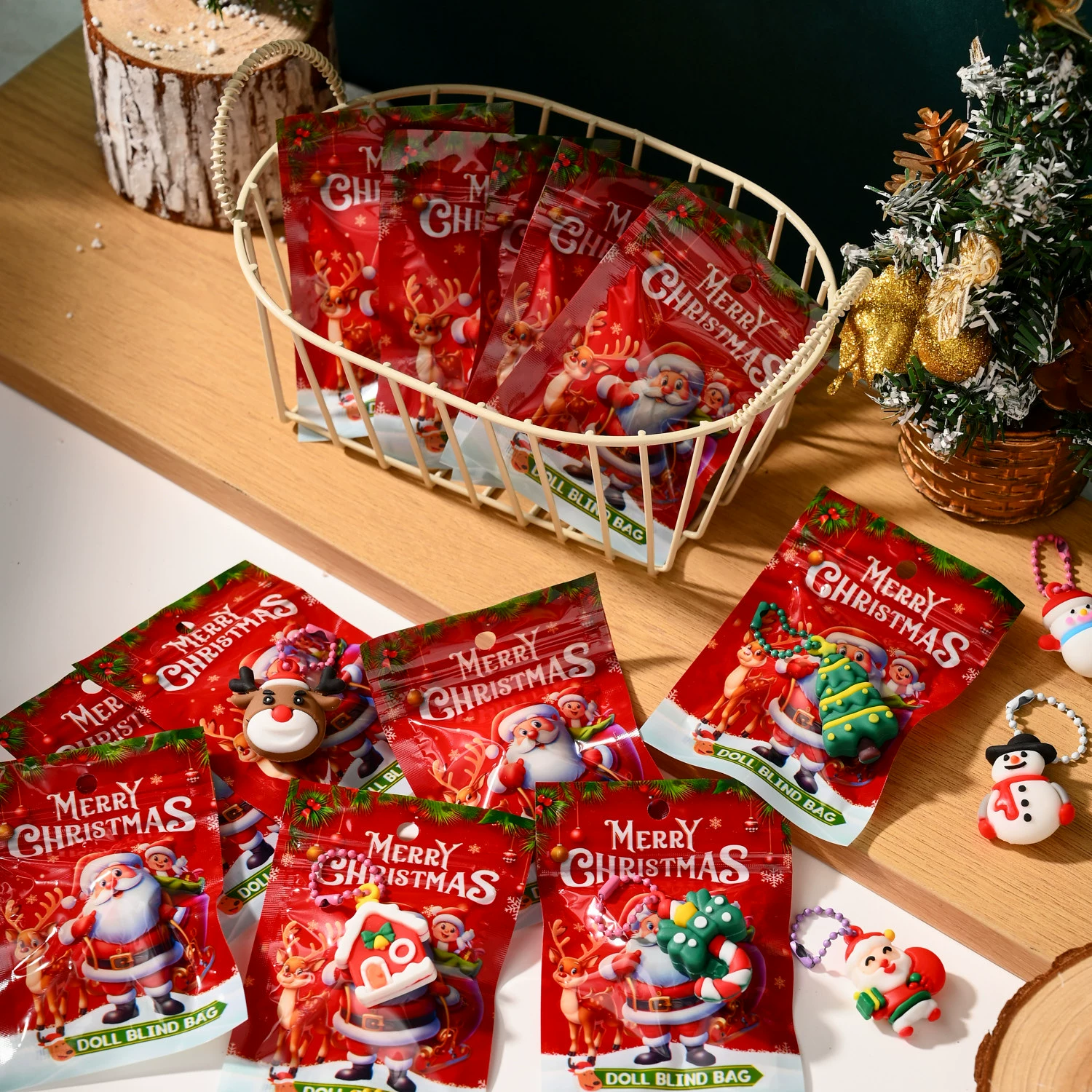 Набор из 32 рождественских игрушек-сюрпризов в закрытой коробке, популярные интернет-игрушки Labubu, маленький подарочный набор, рождественский подарок