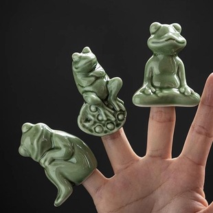Creative ceramic tea pet ornaments boutique can raise small frog tea table tea table tea ceremony micro landscape tea space decoration