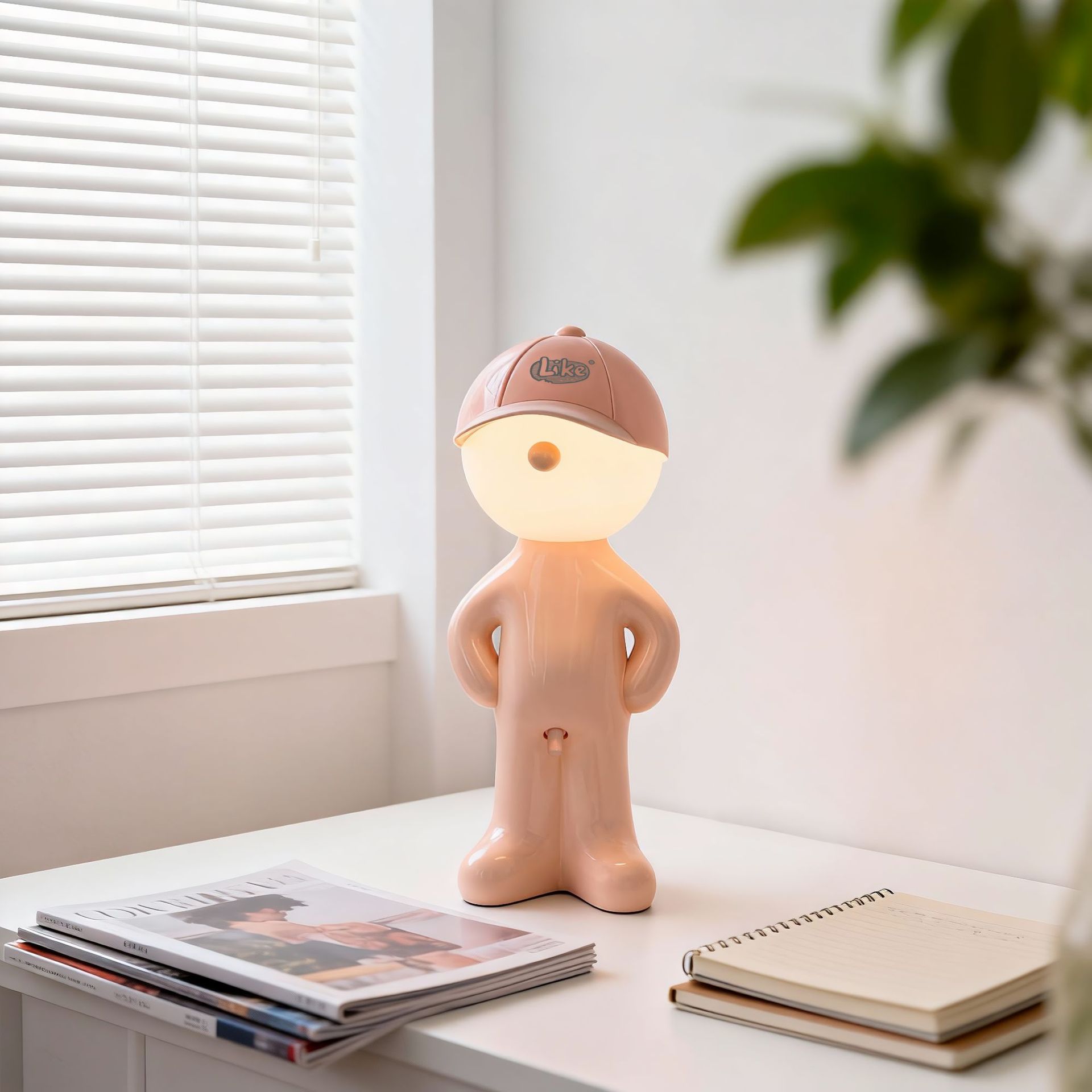 Mayorista sombrero de béisbol tímido chico de pie estilo de alambre atmósfera lámpara de escritorio regalo creativo divertido regalo extraño