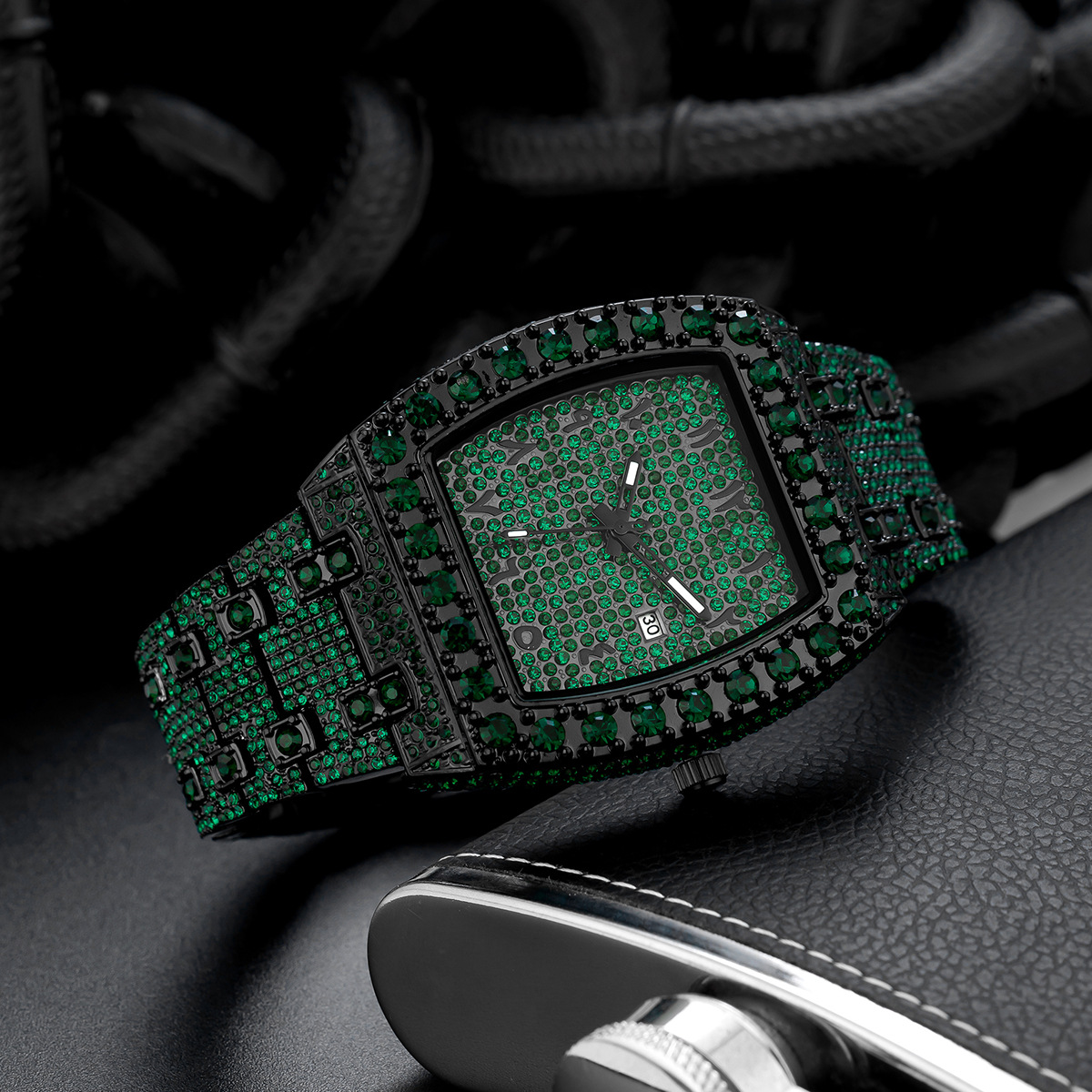 Men's Green Diamond Waterproof Quartz Watch With Calendar Style_voghion.com