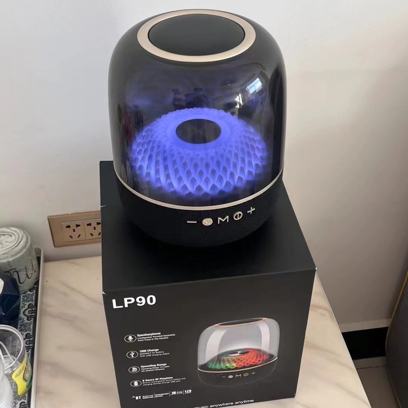 よく売れている瑠璃5無線bluetoothスピーカーのまぶしいライトのデスクトップの重いサブウーファの高品質の家庭のk歌のセットは歌を歌います。|undefined