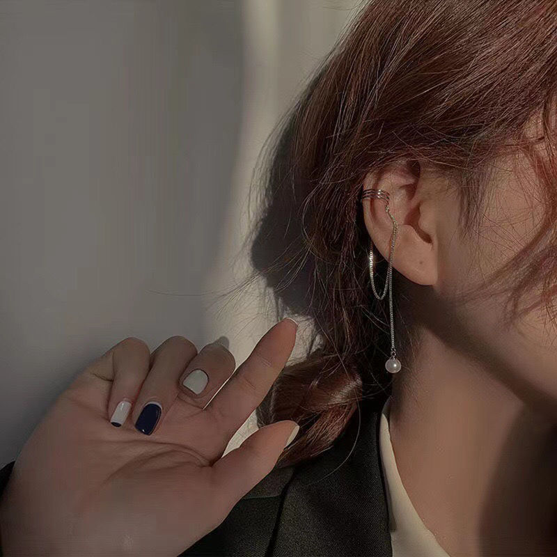 Pendientes de borla de perlas simples elegantes de alto grado pendientes elegantes clip de oreja sin oreja clip de hueso de oreja femenina estilo frío