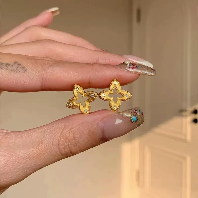 中古vintage拉丝四叶草镂空镶钻耳钉女高级感轻奢复古宫廷耳饰