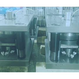 模具制造;金属成型设备;模具设备