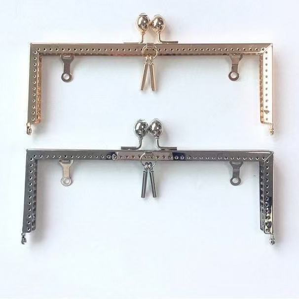 In stock: 20CM cuadrado brillante broca oro creativo pequeño colgante bolsa bolsa hebilla bolsa