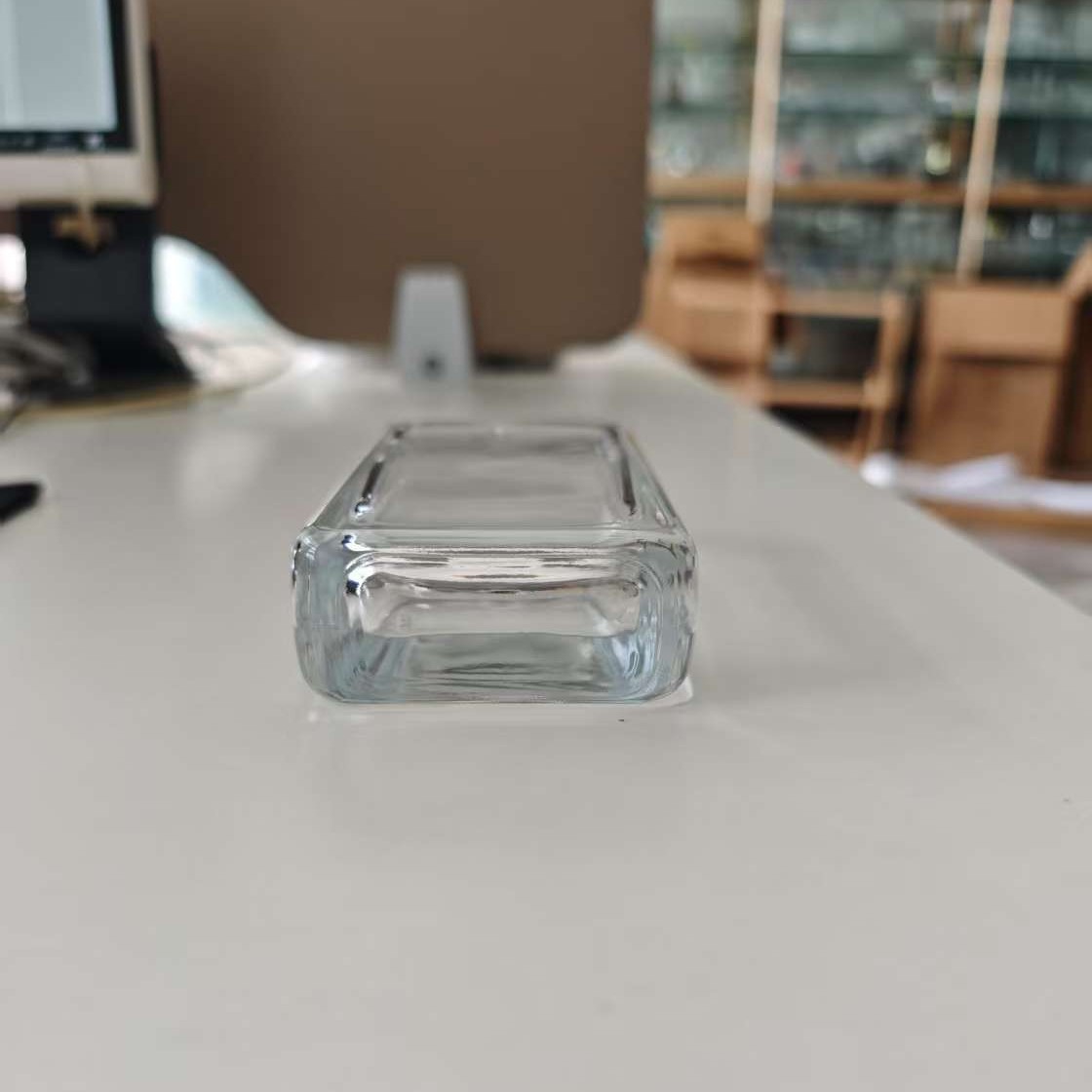 Explosiones transfronterizas botellas cuadradas de hombro redondo 100ml 15 botellas de vidrio de perfumes bayonet botellas de vidrio pulverización transparente