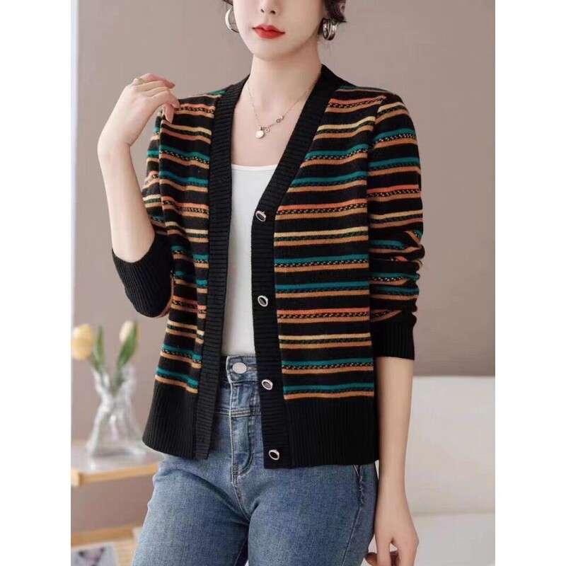 2026 Autumn New Plus Size Women's Fashionable Cardigan for Middle-Aged Women, Versatile Colorful Striped Knit Jacket, Casual Top