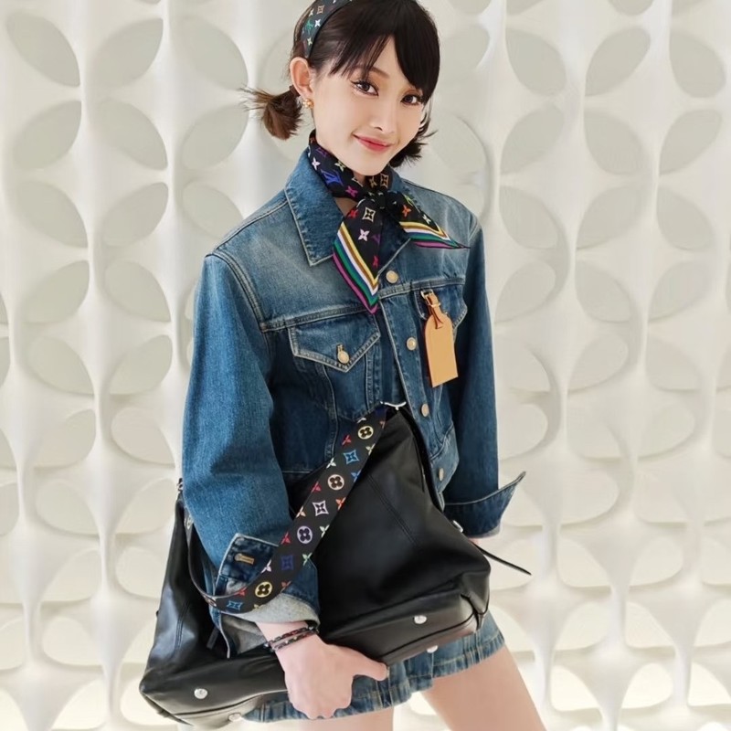 春の新しい白いブランドファッション百合90模造シルク質感女性装飾日よけins風プリントシルクタオル|undefined