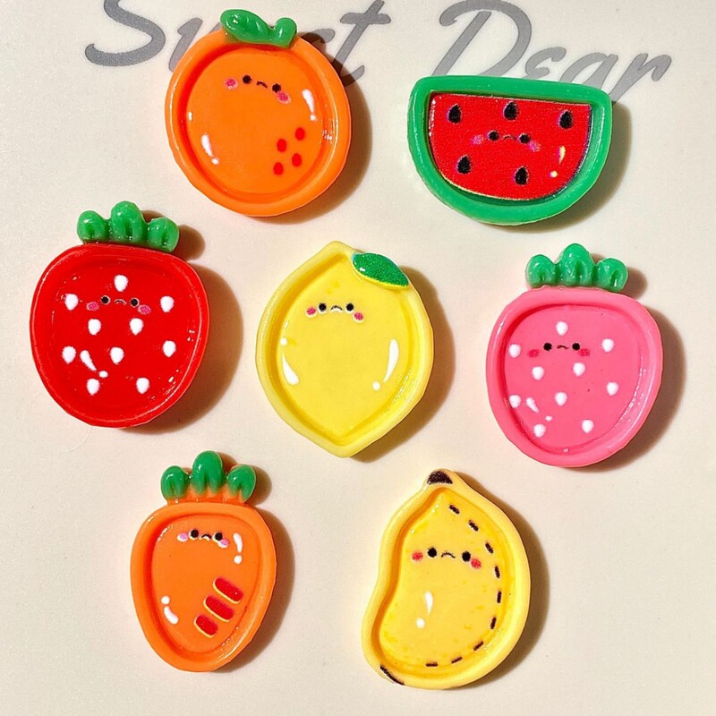 Cartoon Fruit Expression Plates, Watermelon and Strawberry Resin Accessories, DIY Keychains, Clog Shoe Decorations, Desktop Ornaments