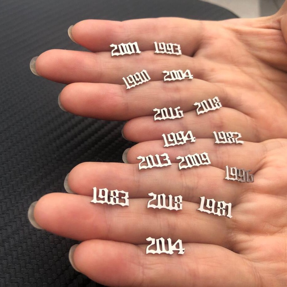 欧美不锈钢新款数字年份耳钉不锈钢数字耳钉跨境生日礼物跨境批发
