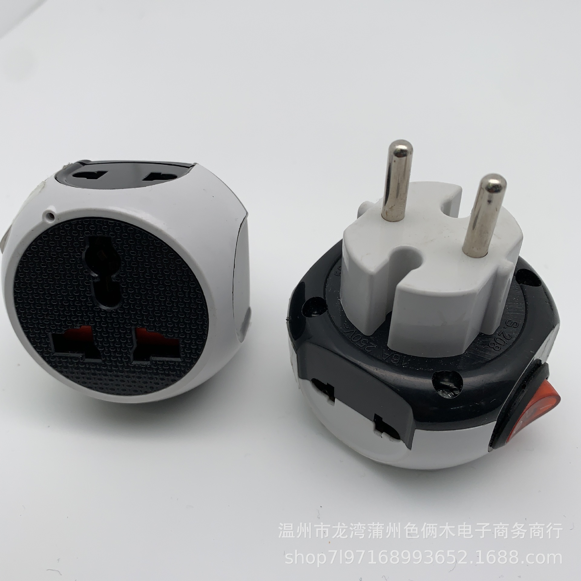 外贸出口中东非洲爆款插头转换插座欧标转万能孔插座外观足球款带