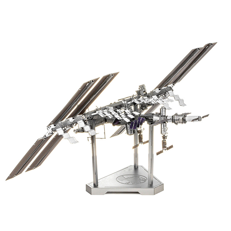 Todo de metal DIY montado modelo 3D mini rompecabezas tridimensional hecho a mano espacio estación espacial internacional