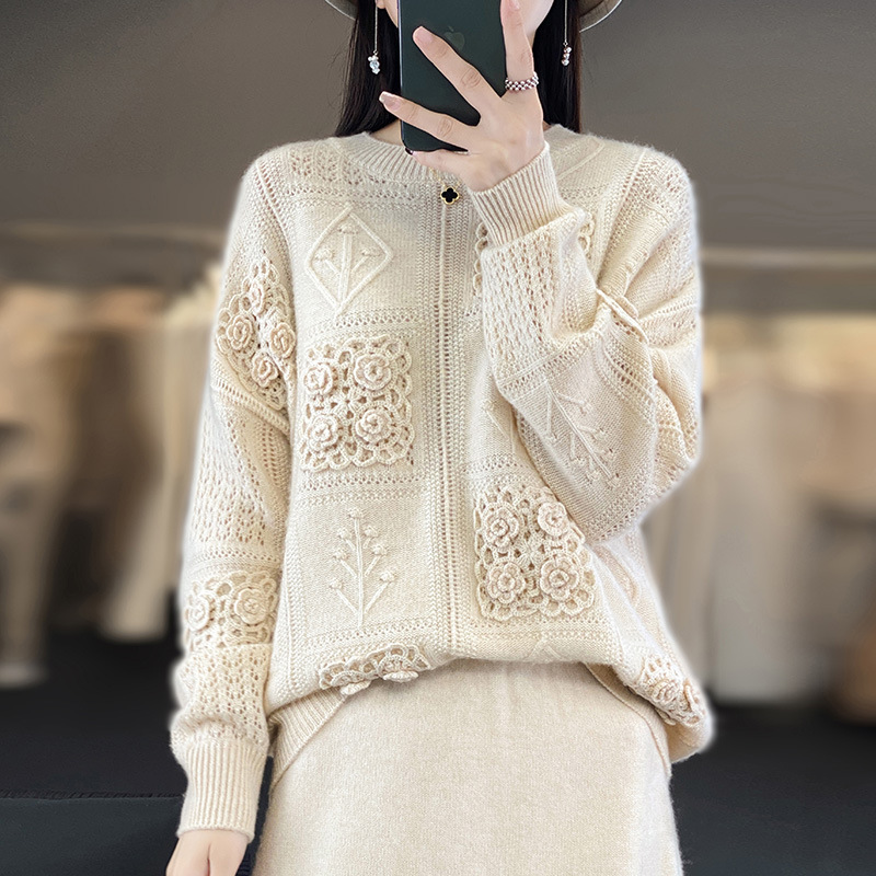 100%纯羊毛2026春季新款女装宽松圆领纯色勾花套头打底针织衫毛衣