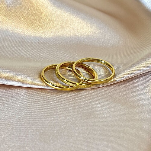 Collection of golden rings, exquisite niche designs, light luxury, cold and high-end plain rings, irregular minimalist rings