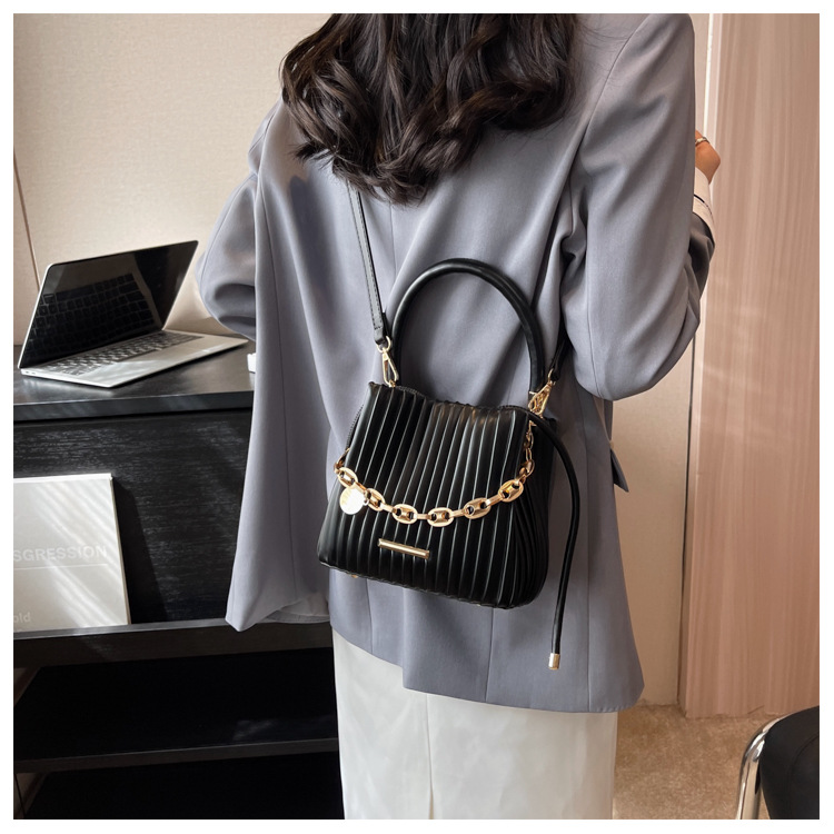 Women's Pleated Bucket Bag Handheld Shoulder Crossbody Bag_voghion.com