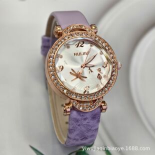 ���Q�¿�羳�r��Ů�ֱ�����Ůʿ��ʯӢ��픵������Ƥ���ֱ�