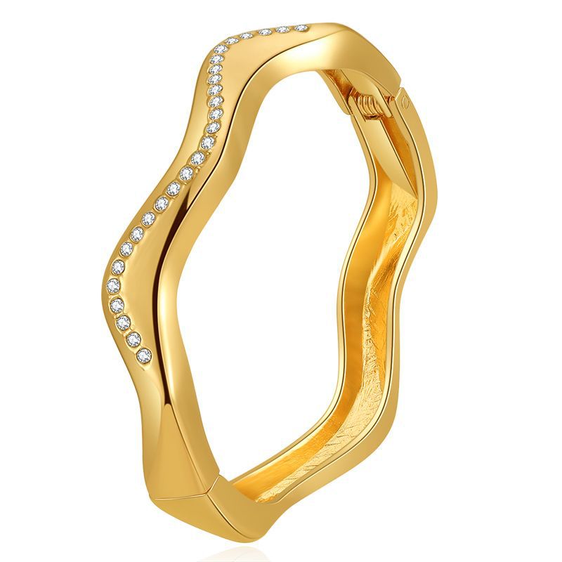 European and American creative diamondstudded light luxury bracelet wholesalepicture2