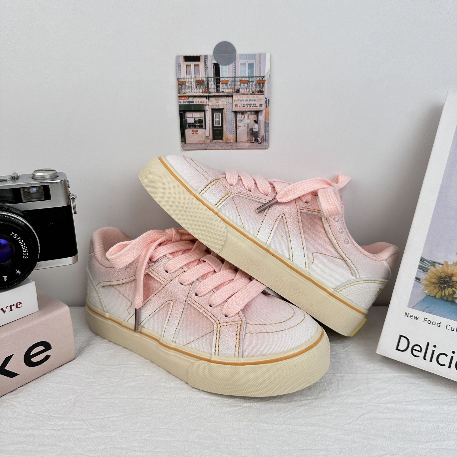 Zapatos de skate de larga onda para mujeres 2025 verano nuevos zapatos de lona variados zapatos de skate chic dopamina color zapatos casuales