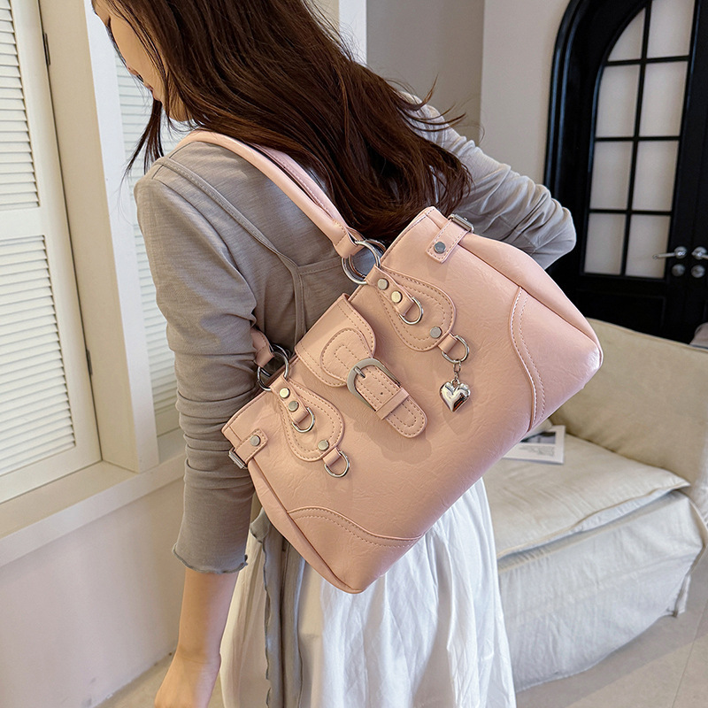 Cross-border trendy motorcycle-style handbag for women, 2026 new fashion versatile and unique shoulder bag, trendy crossbody bag Cross-border trendy motorcycle-style handbag for women, 2026 new fashion versatile and unique shoulder bag, trendy crossbody bag