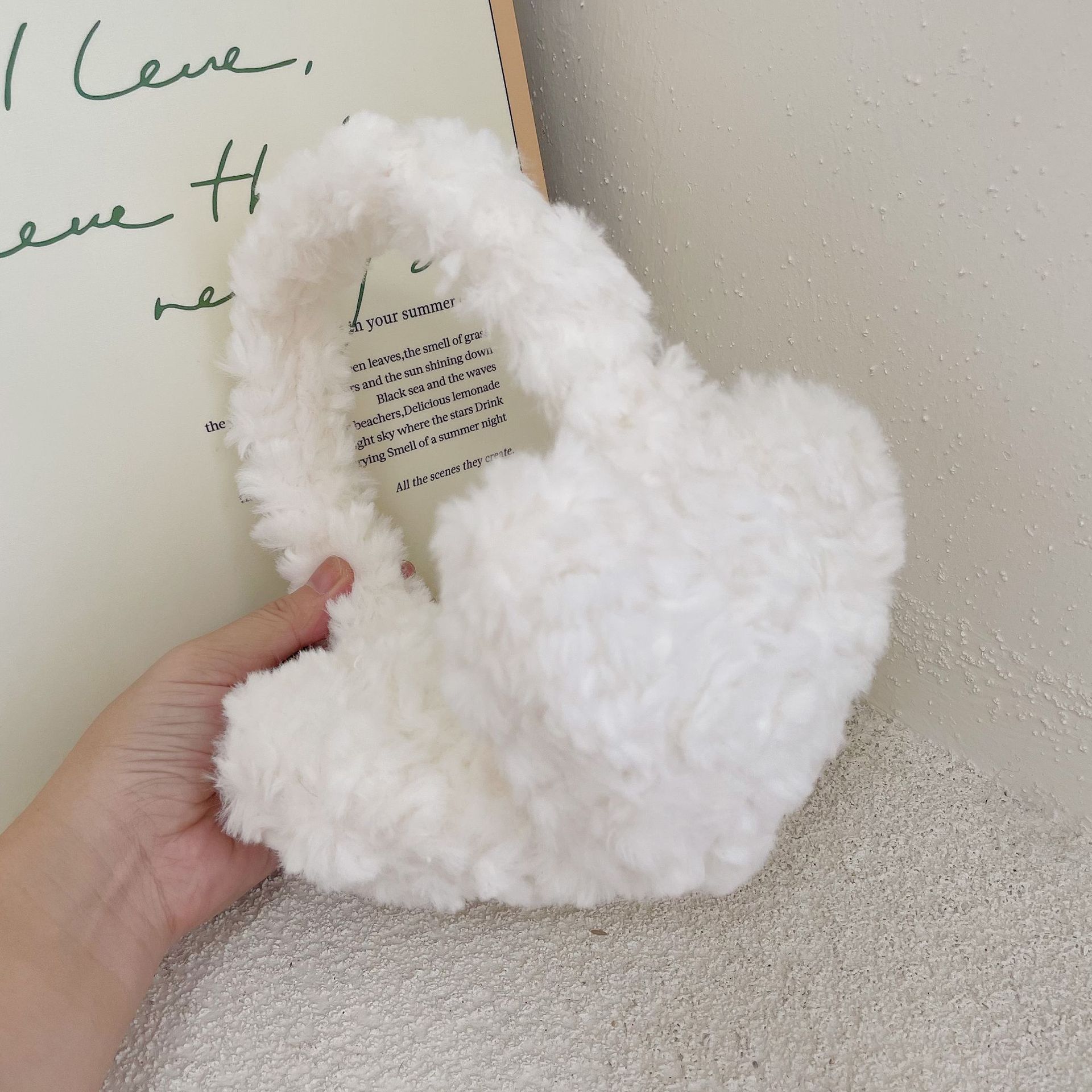 Ins高級感ハート型秋冬パイル保温耳カバー防寒保温快適折り畳み可能耳カバーメーカー直販