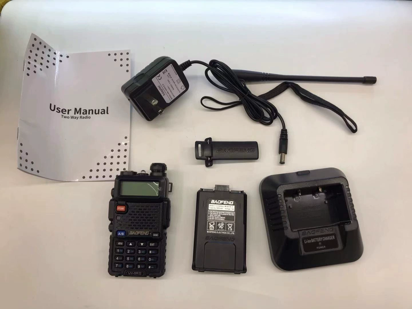 Радиостанция ручная (Baofeng UV-5RIII) tri-band 136–174 / 220–260 / 400–520 МГц, мощная гражданская