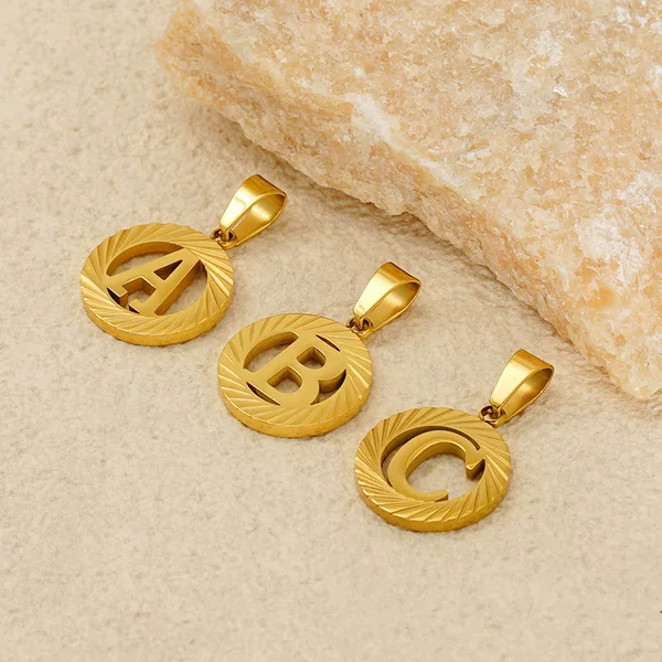 Europe and the United States new 26 English letter jewelry pendant personality stainless steel letter jewelry accessories wholesale cross-border