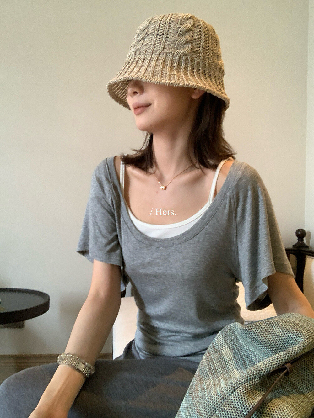 Áo thun tay ngắn cổ chữ U rộng kèm áo dây trong hai mảnh cho nữ dáng nhỏ — màu hồng, Trắng đen, màu xám chi tiết 2