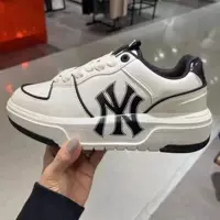 Унисекс белые кроссовки на высоких платформах с ярким черным логотипом NY Yankees – повседневная обувь для досуга