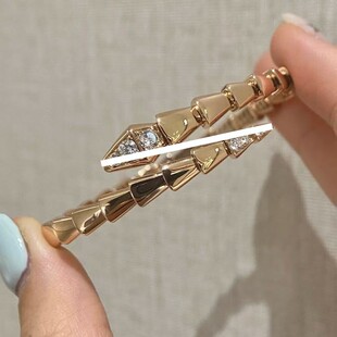 �p���������C�֭h Ů�߶˕r����߼��НM����C 18kõ����֭h