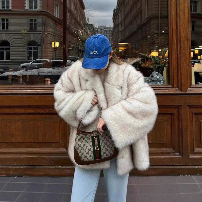 New Thickened Autumn and Winter Fur Coat Fluffy Dyed Pointed Fox Fur Coat Women's European and American Loose Fur Coat New Thickened Autumn and Winter Fur Coat Fluffy Dyed Pointed Fox Fur Coat Women's European and American Loose Fur Coat