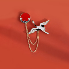 Stylish Ins-inspired Crane-Chain Brooch: Unique Chinese-style, High-end, Luxurious, and Elegant Design—Perfect for Couples or as a Cute Japanese-inspired Badge for Women