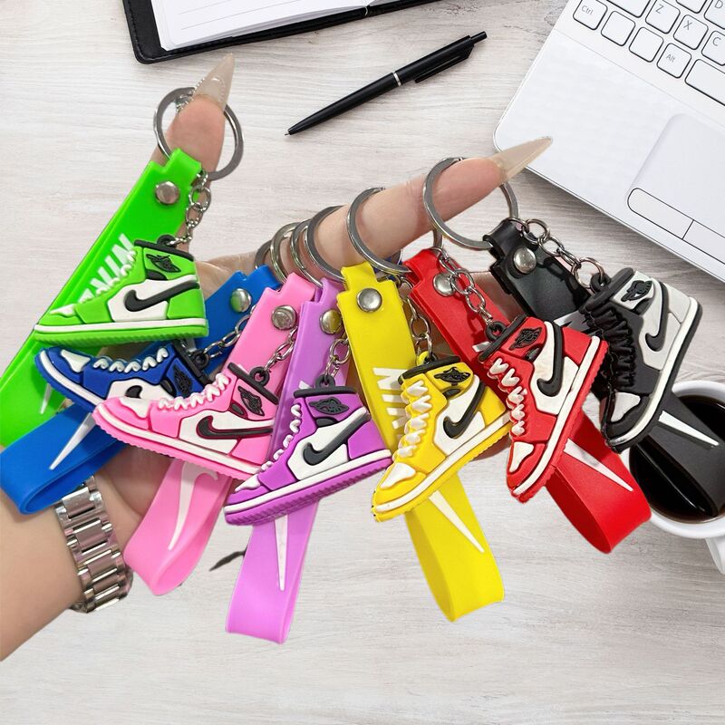 Creative AJ shoes three-dimensional key chain pendant couple sneakers doll schoolbag hanging jewelry wholesale net red key chain