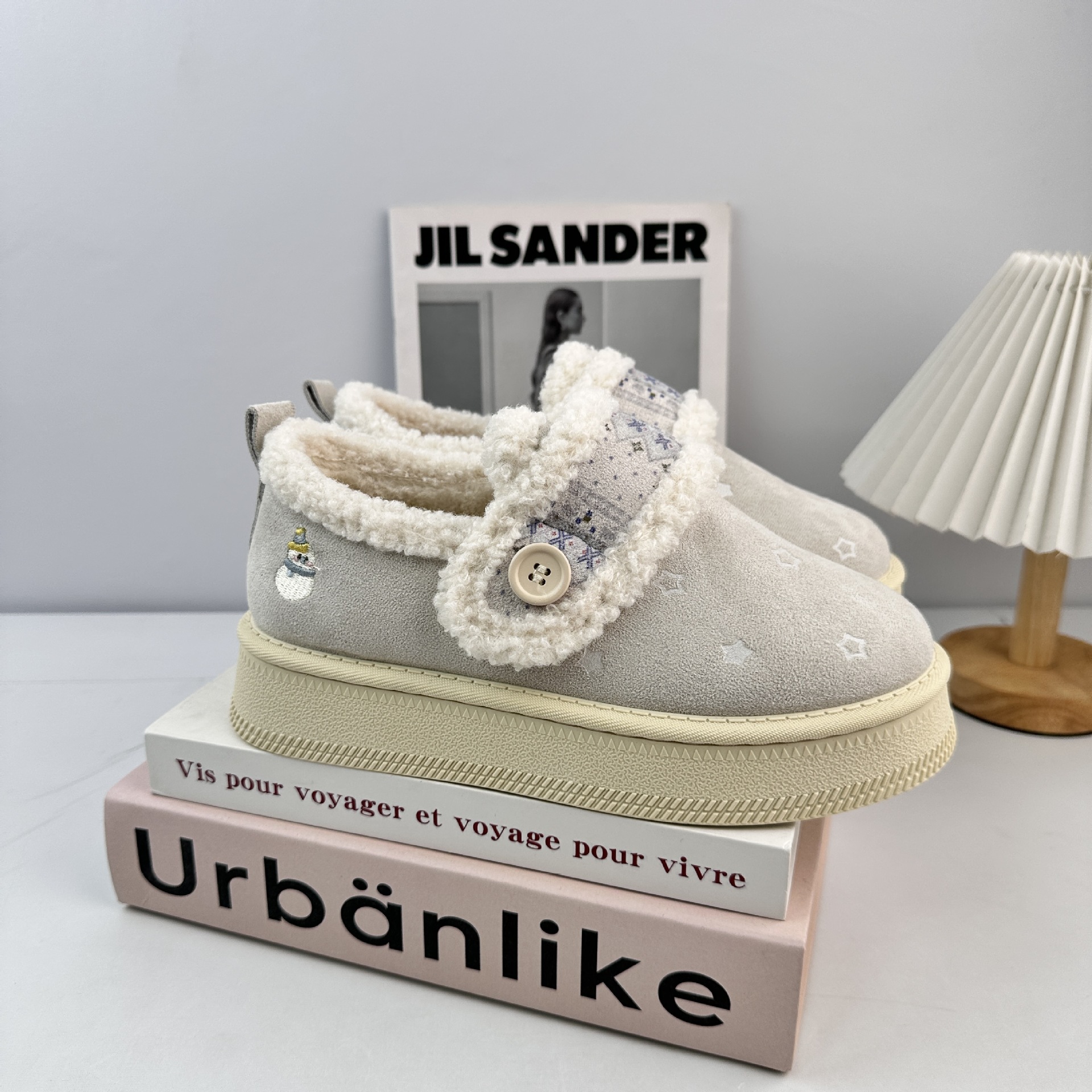Zapatos de algodón de invierno de larga onda de estudiantes de niñas con zapatos casuales adicionales de lana 2025 nuevos zapatos de nieve de cilindro bajo coreanos