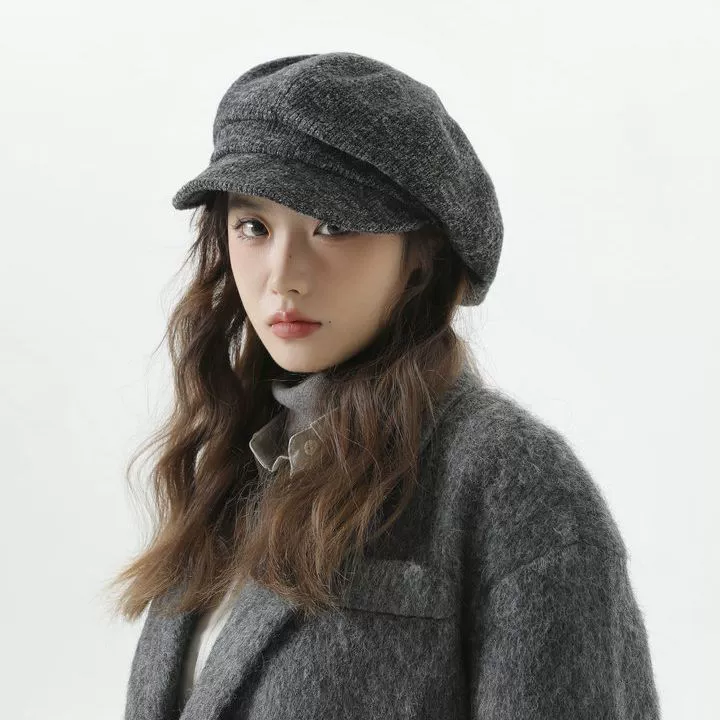 Retro knitted demi-season keep warm hat