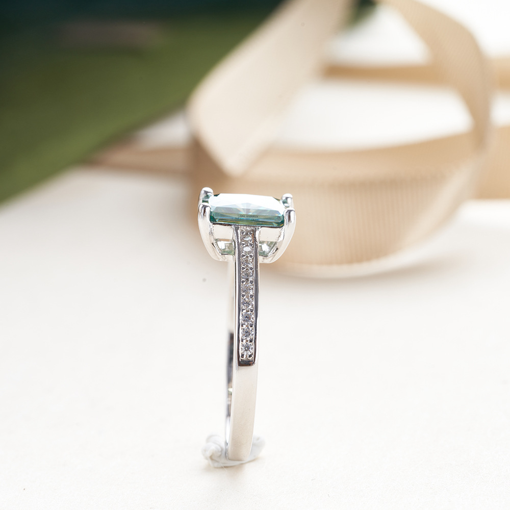 Transfronterizos 2 quilates azul verde Radian cortado anillo de plata esterlina para mujeres con bolígrafo de diamante ligero anillo de lujo transfronterizos para mujeres