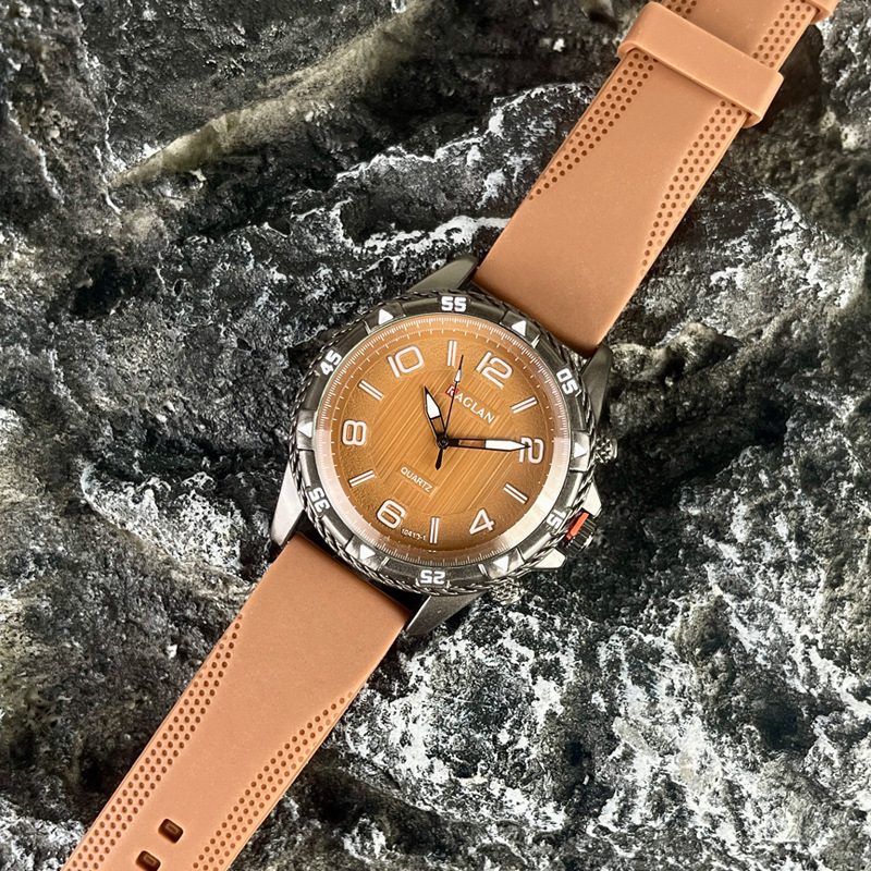 Hot Selling Fashion Cool Men Watch Sports Silicone Watch Men's Quartz Watch_voghion.com