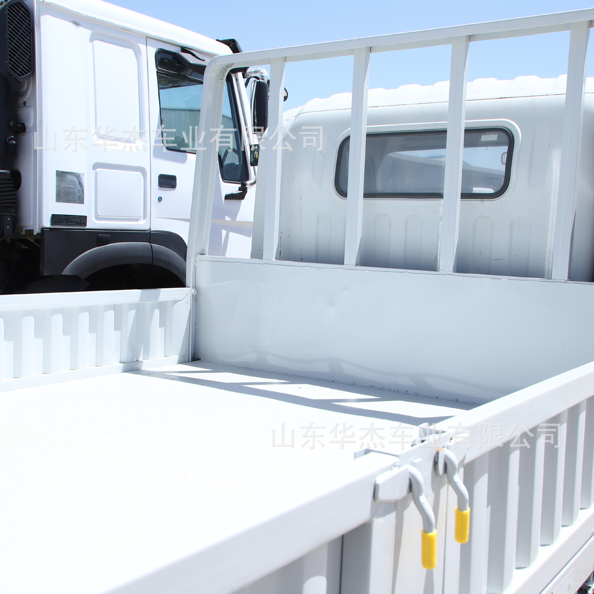 Exporting Sinotruk Howo Small Trucks, 3-5 Ton Dump Trucks, African Light Cargo Trucks, 4X2 Small Trucks