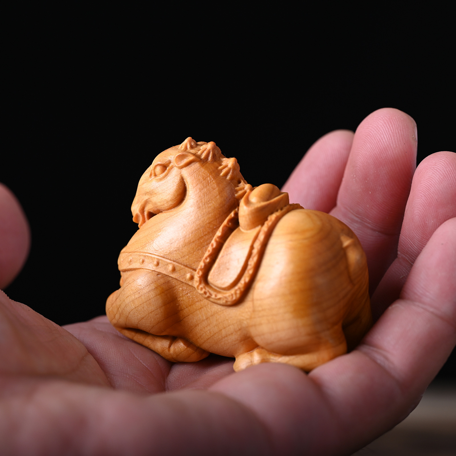 天然崖柏木雕唐馬隨身文玩手把件馬上有錢實木雕刻動物生肖馬擺件