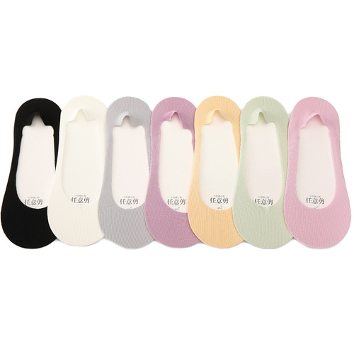 Invisible women's ice silk seamless summer thin socks, solid color anti-slip silicone shallow mouth breathable boat socks for wholesale